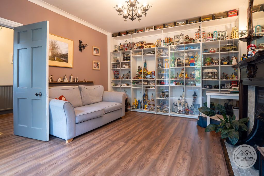 Property photo 3 of 47