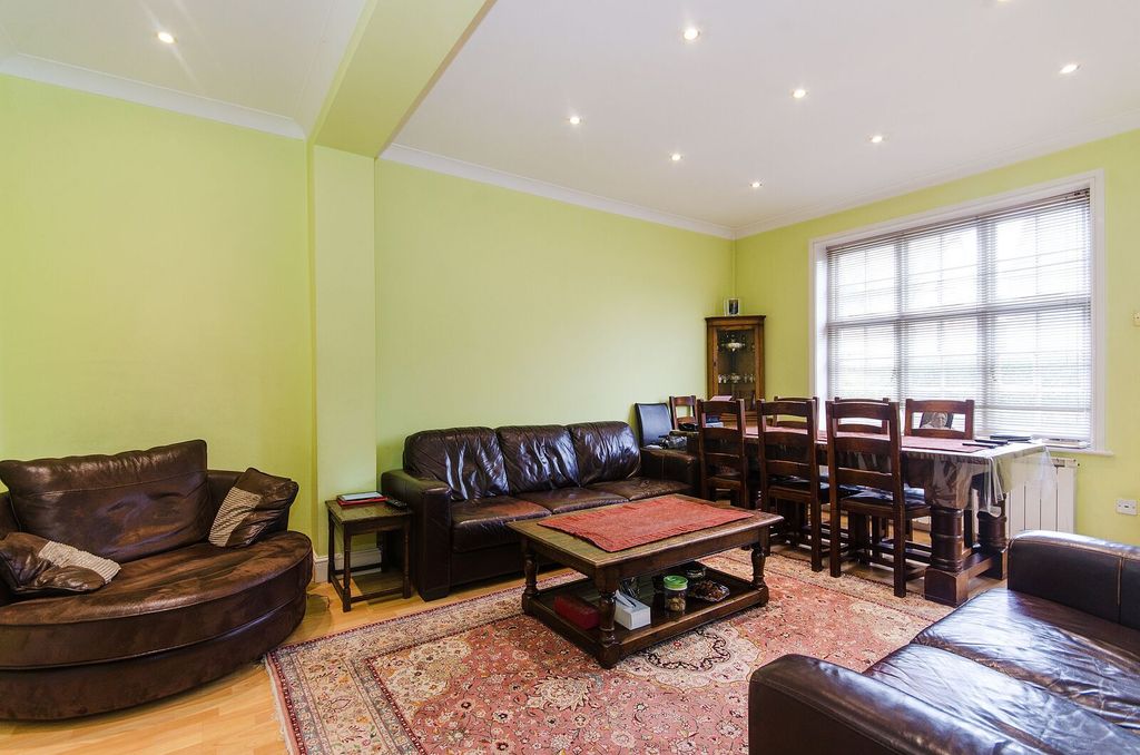 Property photo 2 of 7