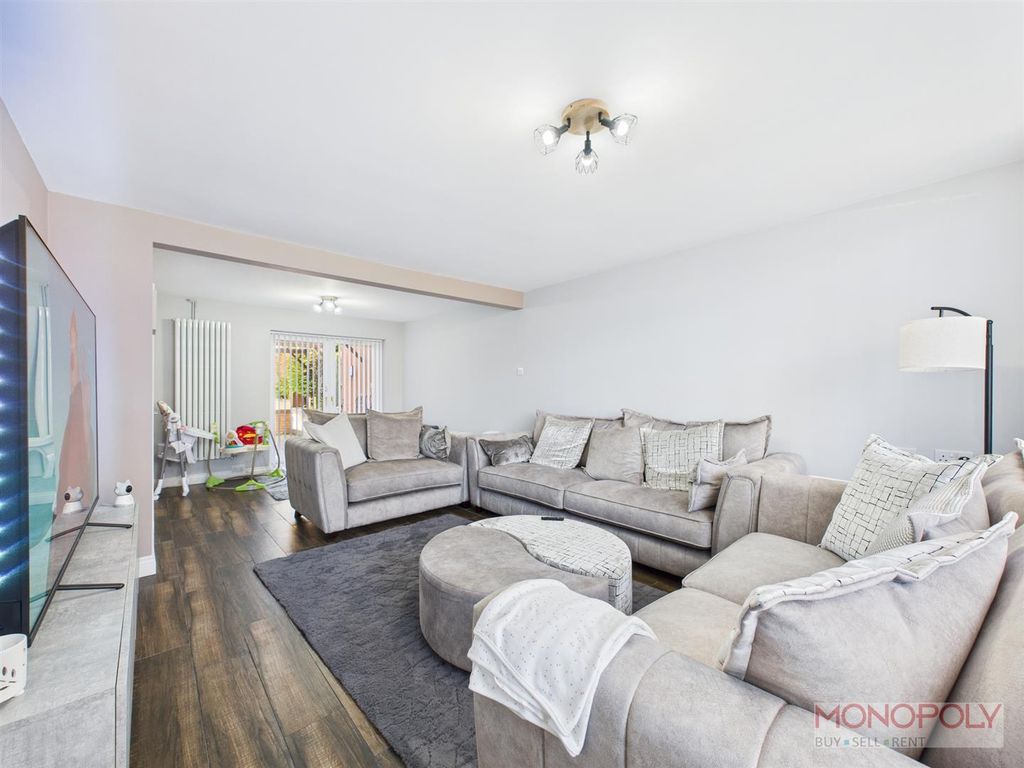 Property photo 2 of 24 Cam04439G0-Pr0215-Still017.Jpg