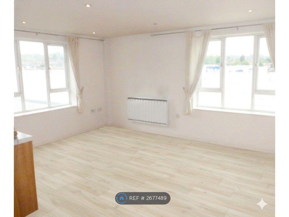 Property photo 3 of 8 Openplan Lounge