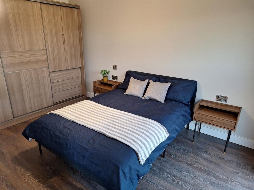 Property photo 3 of 7 807.Jpg
