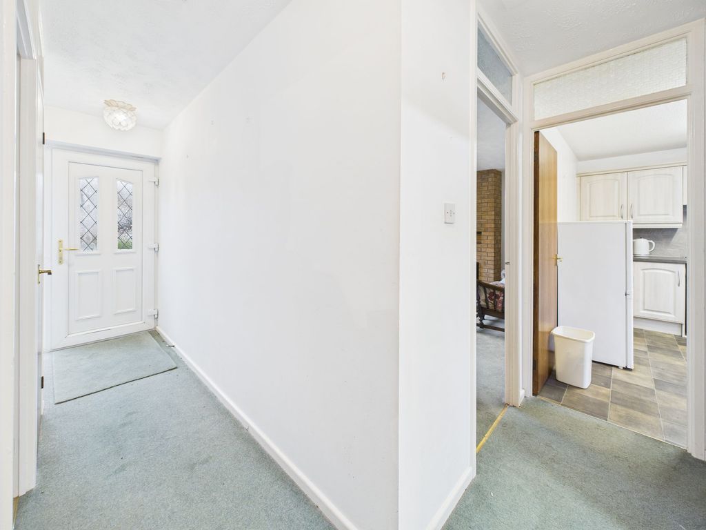 Property photo 2 of 10 Entrance Hall