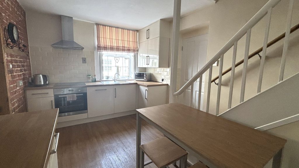 Property photo 3 of 15 Kitchen