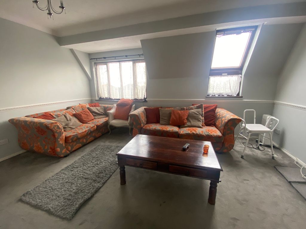 Property photo 3 of 7