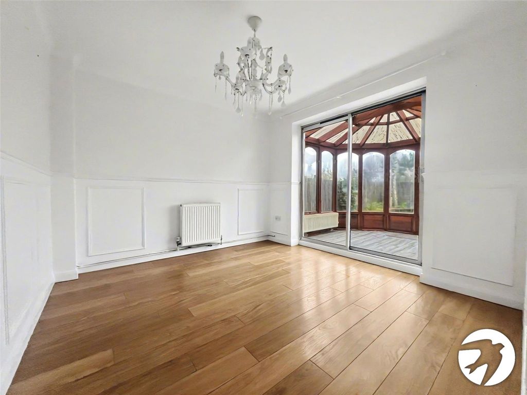 Property photo 3 of 14 Dining Area