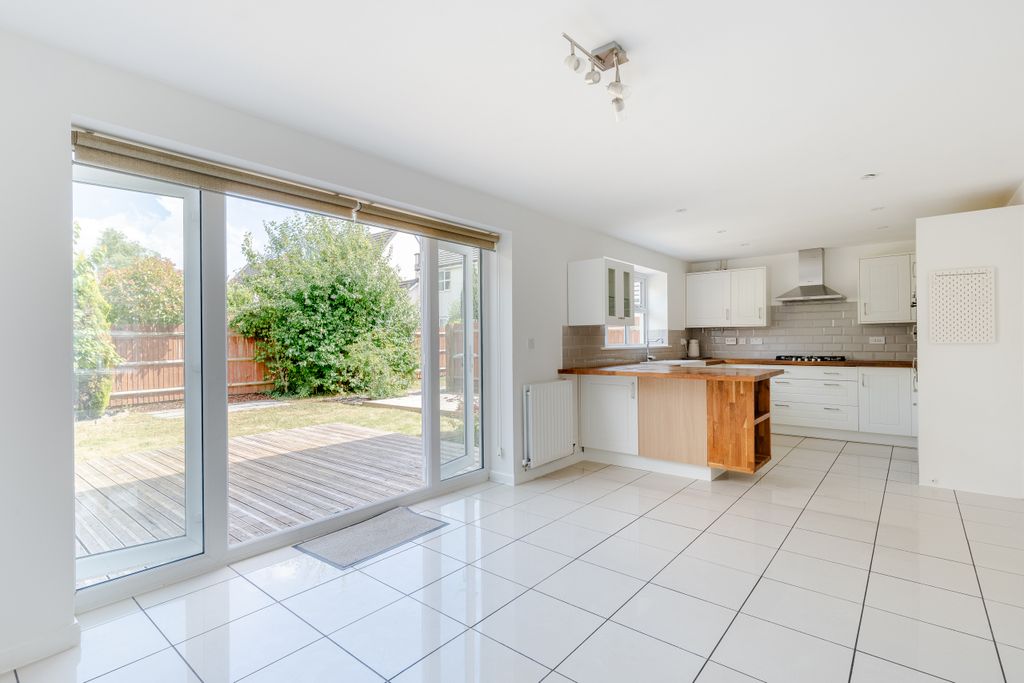 Property photo 1 of 18 A7409874-Hdr-21