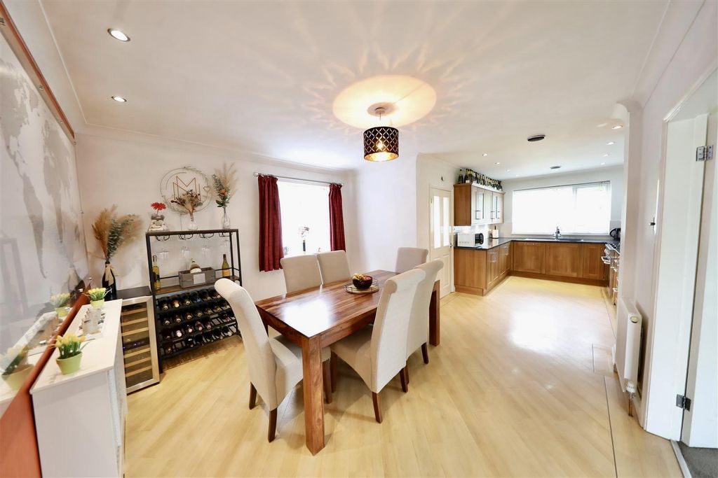 Property photo 2 of 22 Dining Area