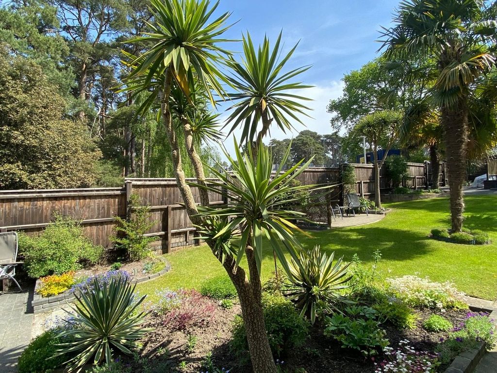 Property photo 2 of 32