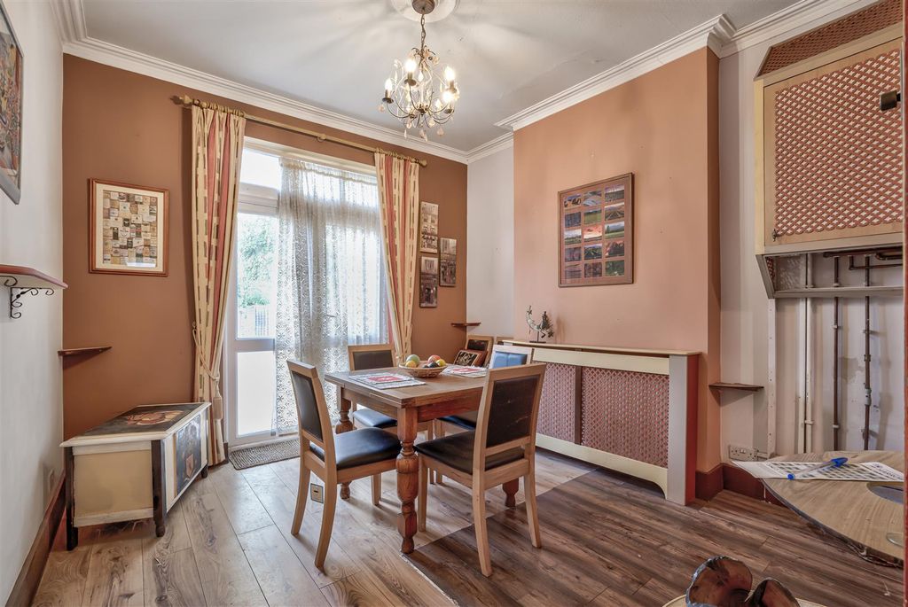 Property photo 3 of 13 8.Jpg