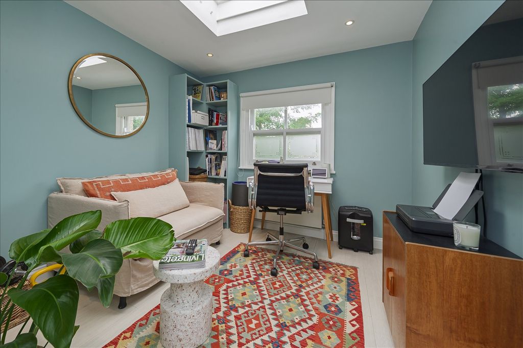 Property photo 3 of 16