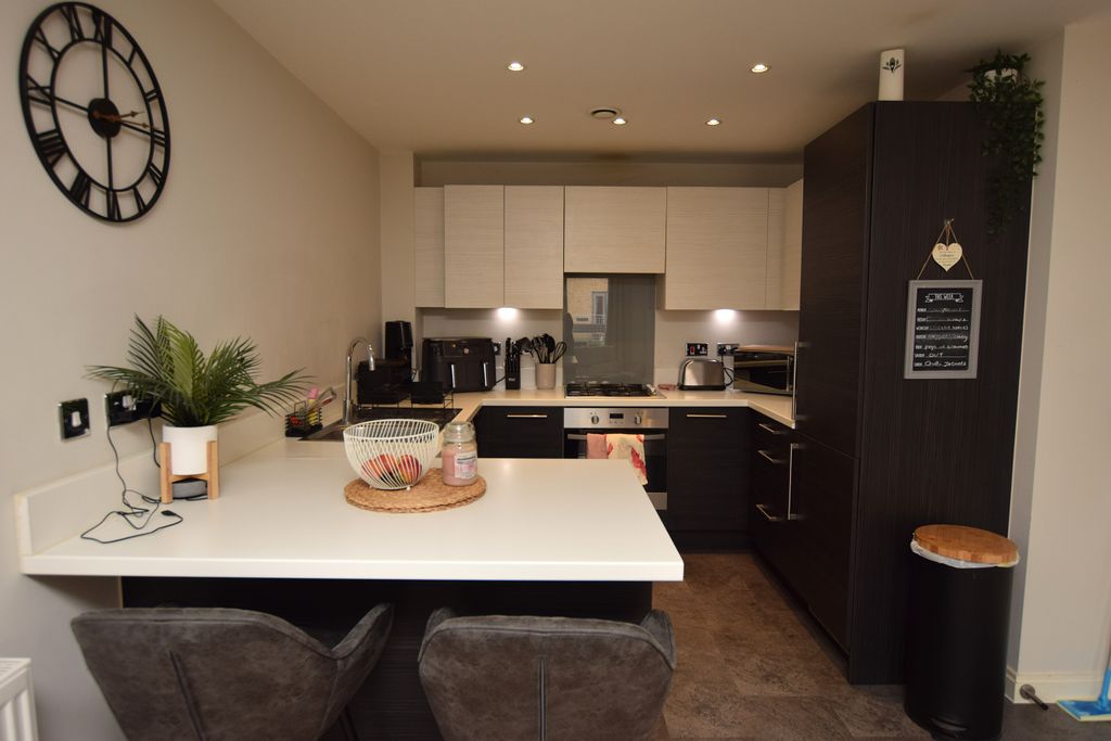 Property photo 2 of 8 Kitchen
