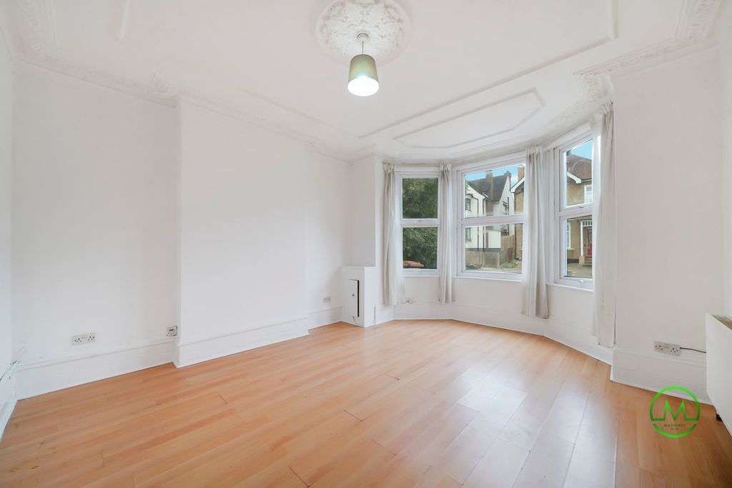 Property photo 1 of 13 Ground Floor One Bedroom Flat For Sale