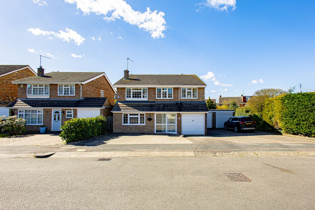 Additional image 37 of 6 bed detached house for saleChestwood Close, Billericay CM12