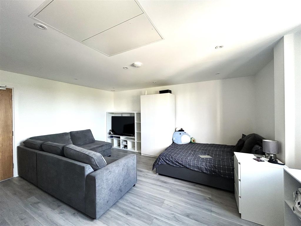 Property photo 2 of 7 Image