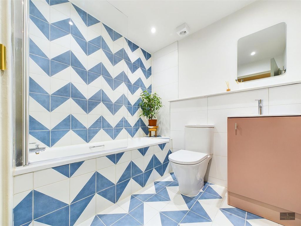 Property photo 3 of 13 Cam02887G0-Pr0219-Still005.Jpg