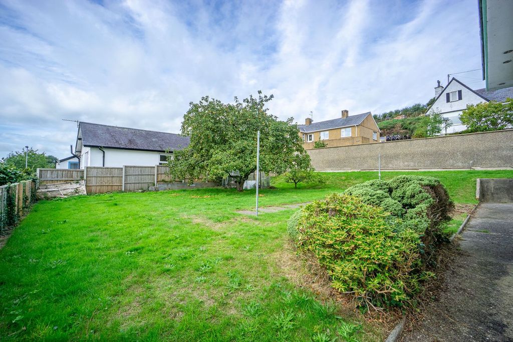 Property photo 3 of 23