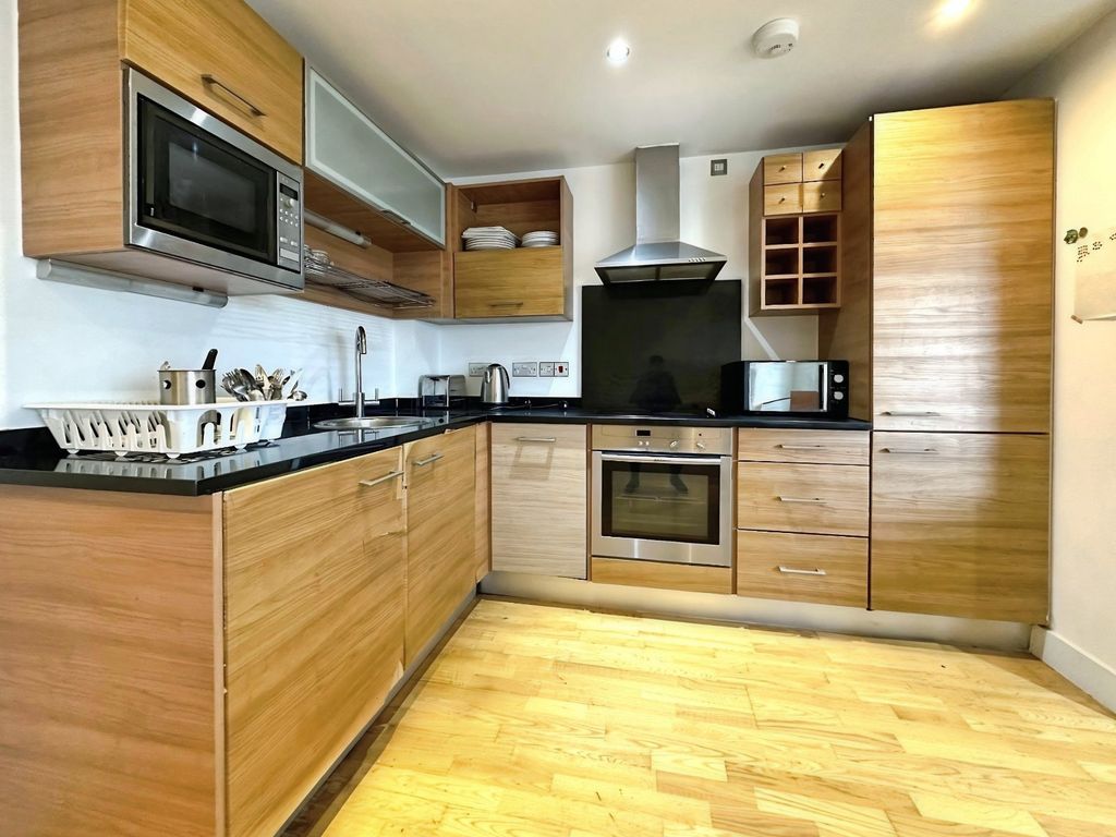 Property photo 3 of 9 Picture No. 32