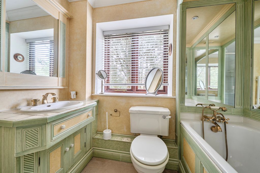 Additional image 8 of 2 bed flat for saleDerek Road, Maidenhead SL6