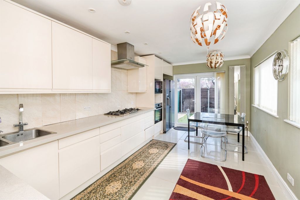 Property photo 2 of 24