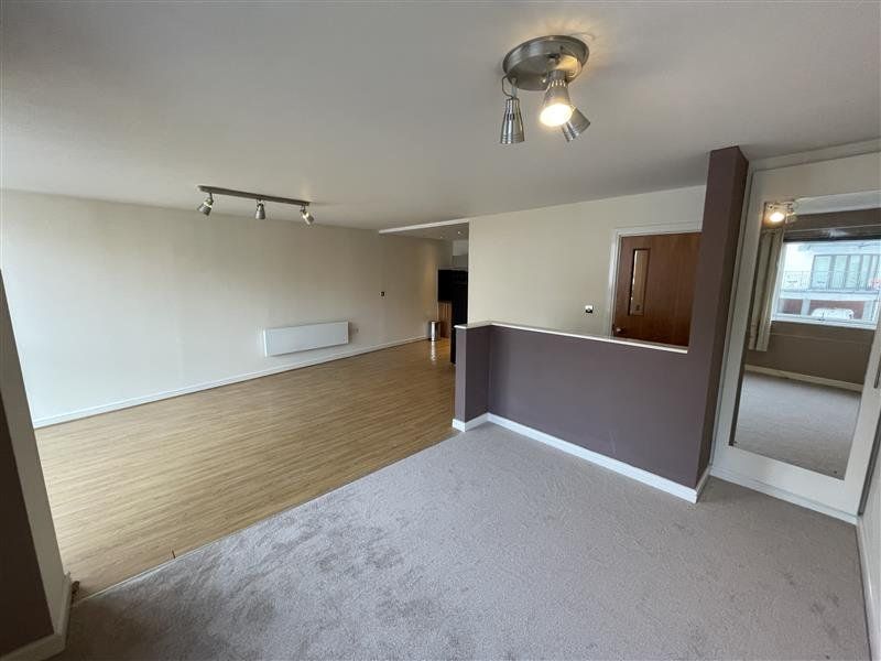 Property photo 3 of 6 Picture No. 01