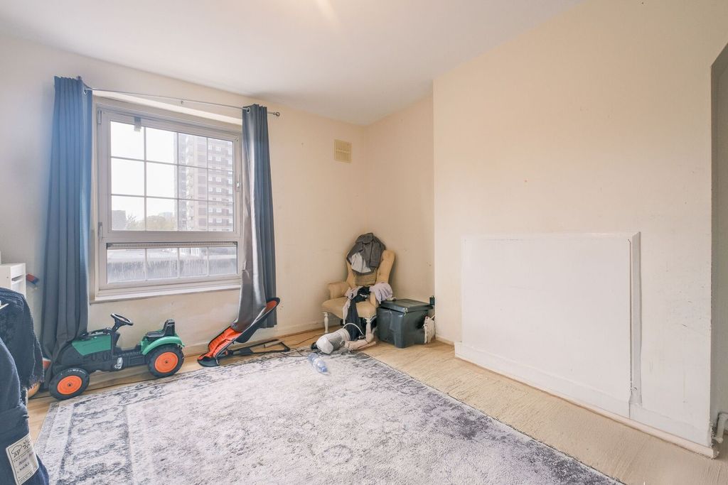 Property photo 2 of 6