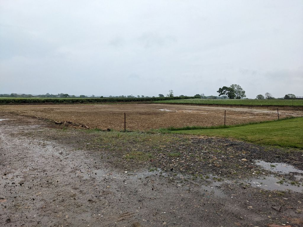 Property photo 1 of 2