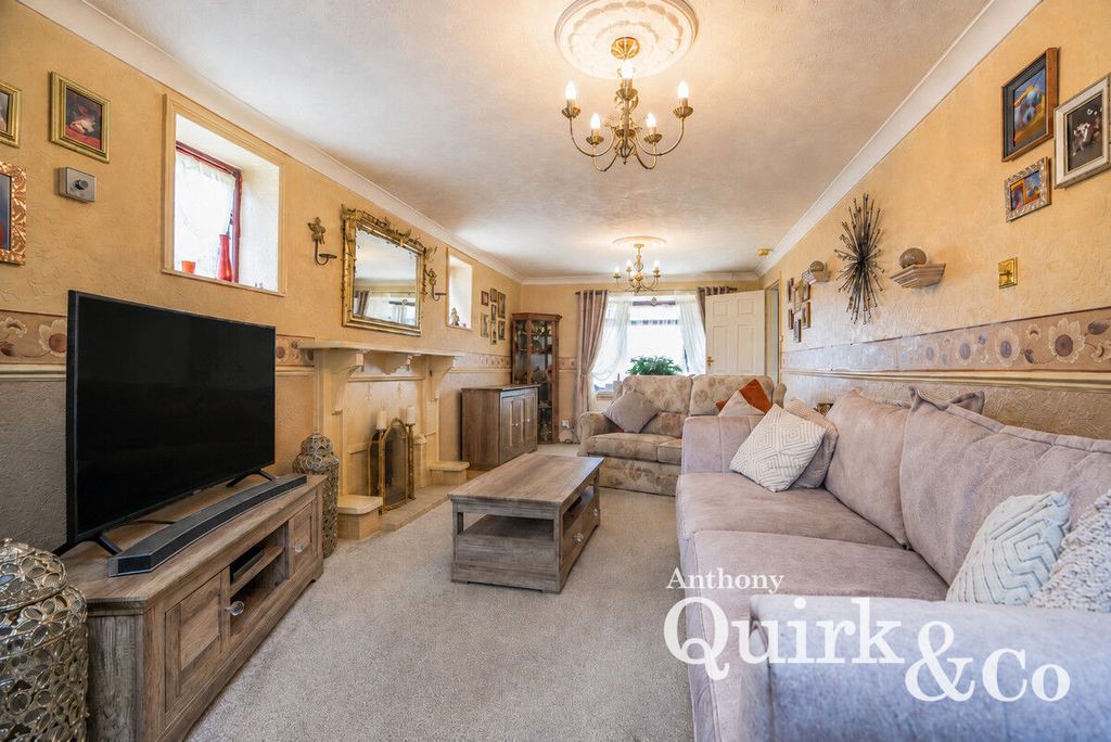 Property photo 2 of 13