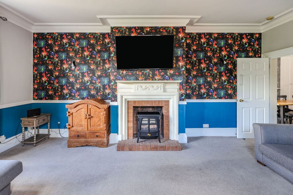 Property photo 3 of 30