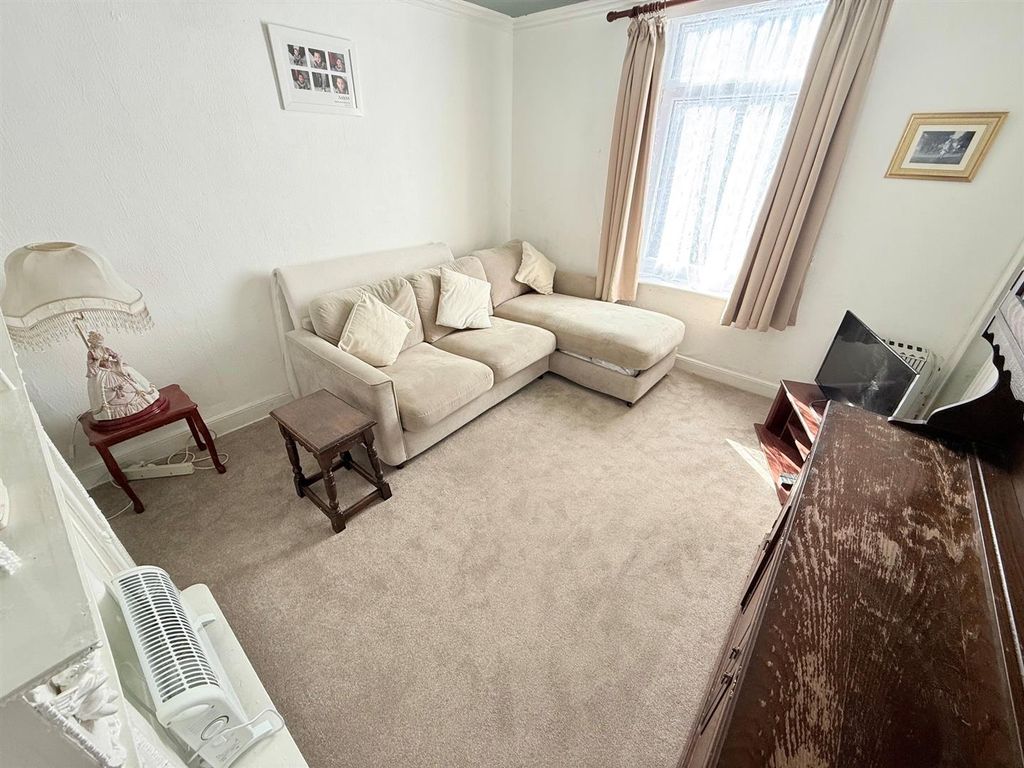 Property photo 2 of 12 Sitting Room