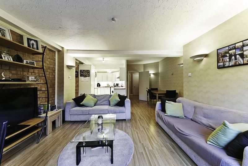 Property photo 2 of 10 1