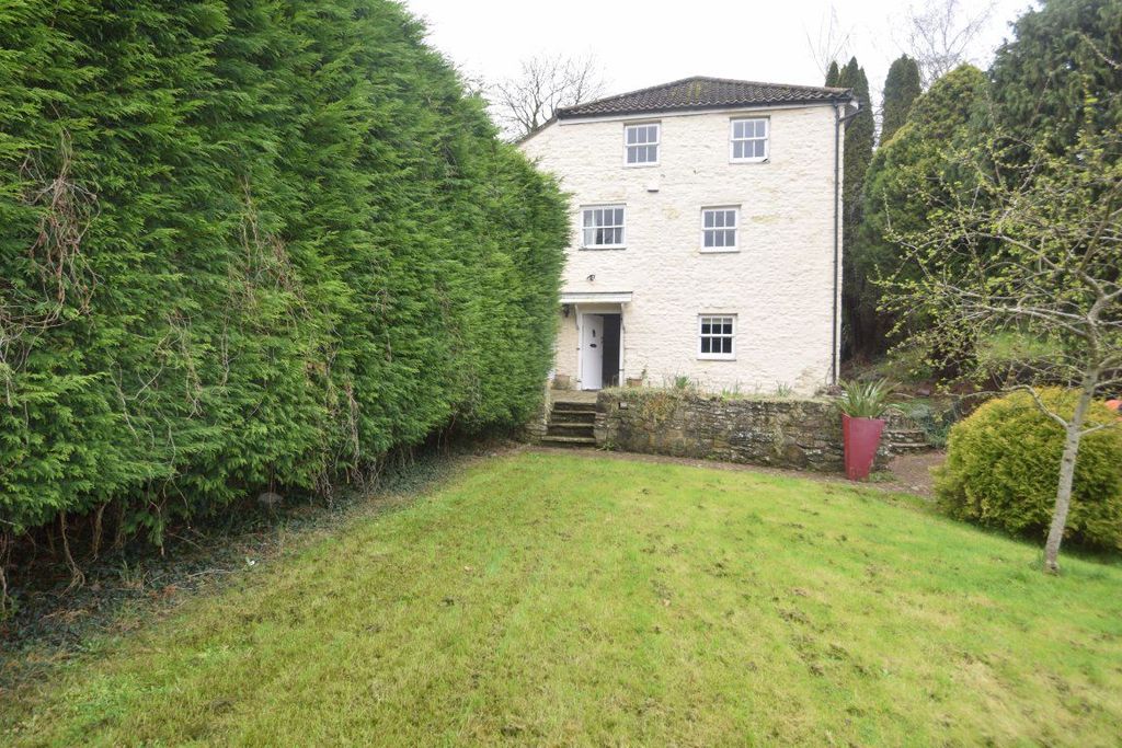 Property photo 2 of 25