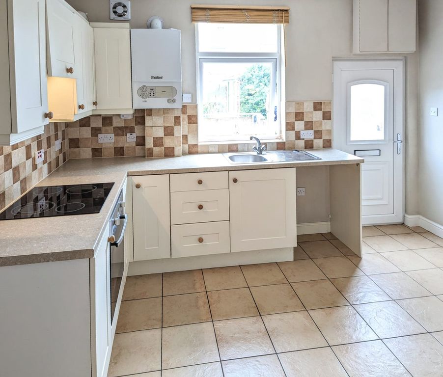 Property photo 2 of 14 0B0126E8-34Cf-42E6-A33E-F9F5B2E5d283