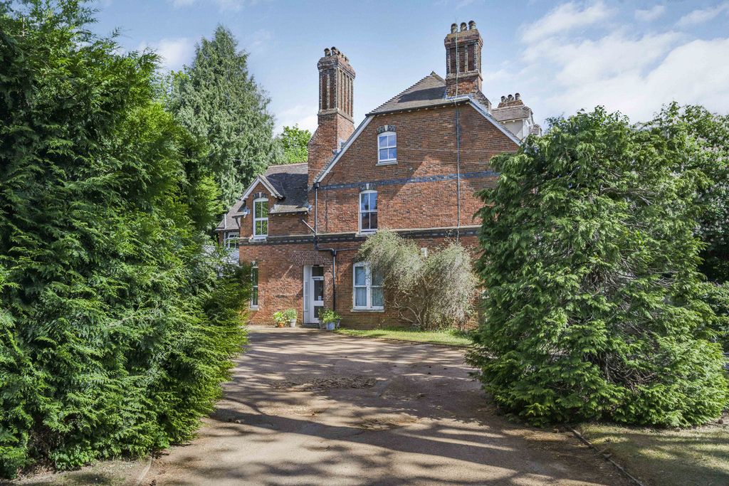 Property photo 1 of 16