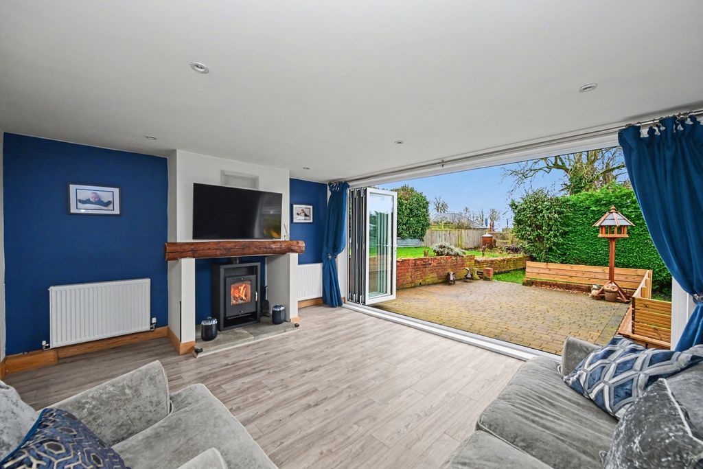 Property photo 2 of 21