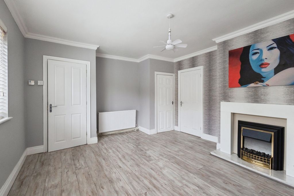 Property photo 2 of 24 Pbox-Img.Jpg