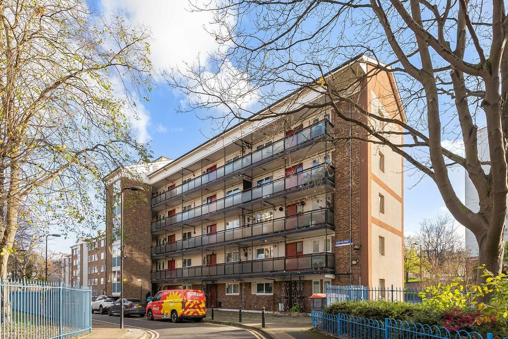 Property photo 3 of 31 Front (Exterior)