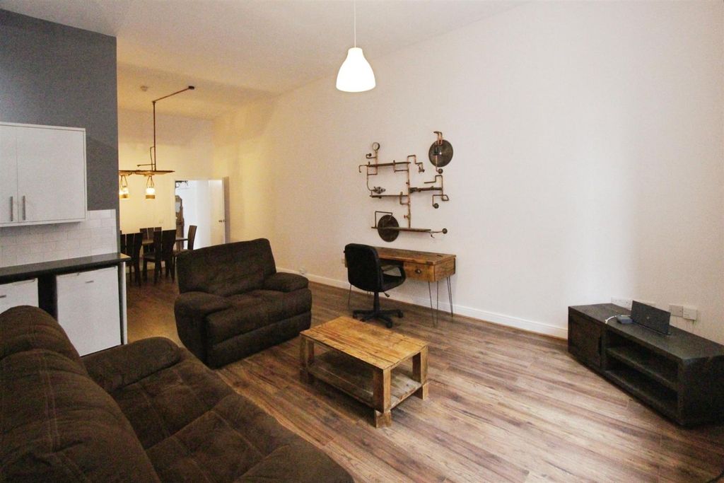 Property photo 3 of 6 Df5Ae6d4-Lounge 201.Jpg