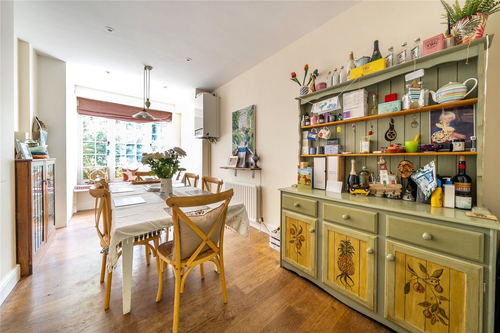 Property photo 2 of 9 Kitchen