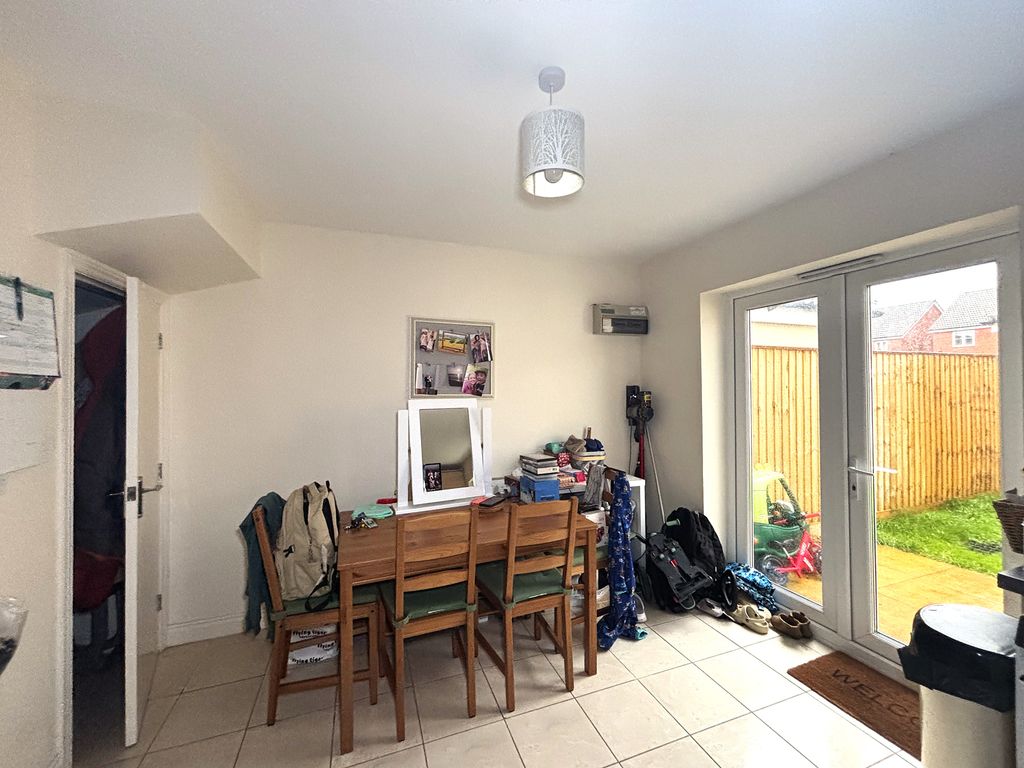 Property photo 3 of 18 Dining Room