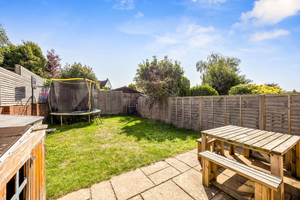 Property photo 2 of 23 Newtimber Gardens, 8_020.Jpg