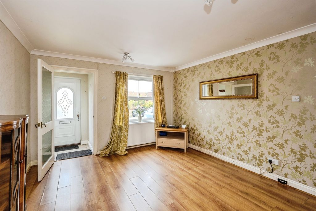 Property photo 3 of 13
