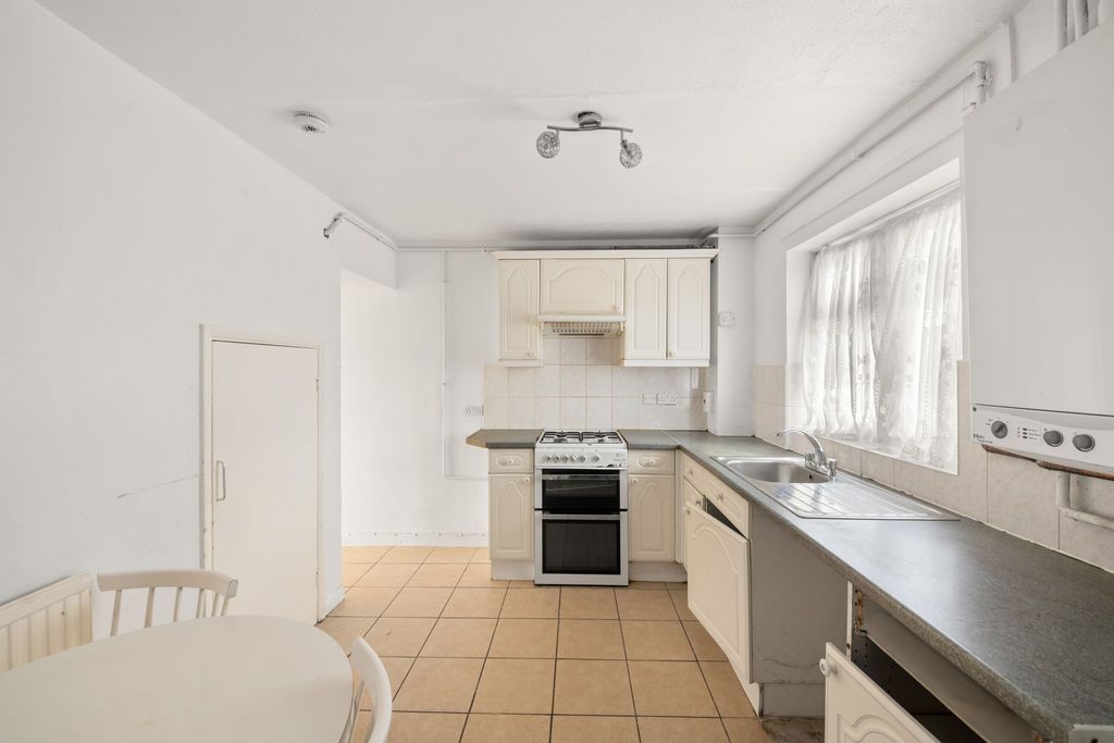 Property photo 2 of 11 Photo 8