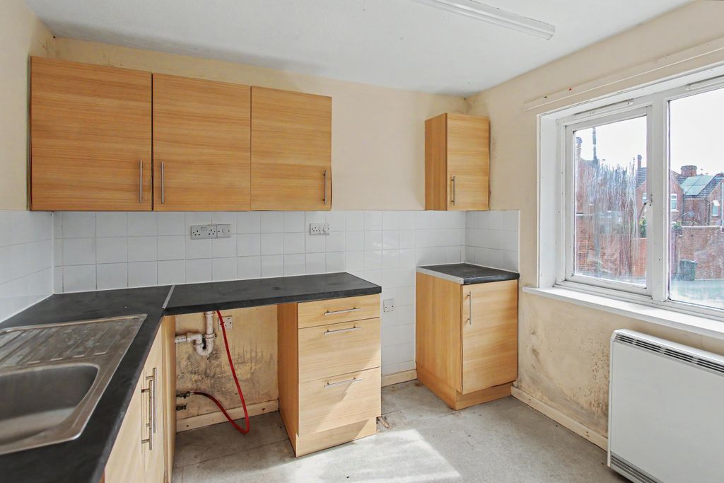 Property photo 3 of 17 27 Queen Street, Doncaster, South Yorkshire, Dn4 8Aa
