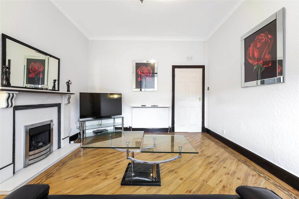Property photo 3 of 21 Picture No. 06