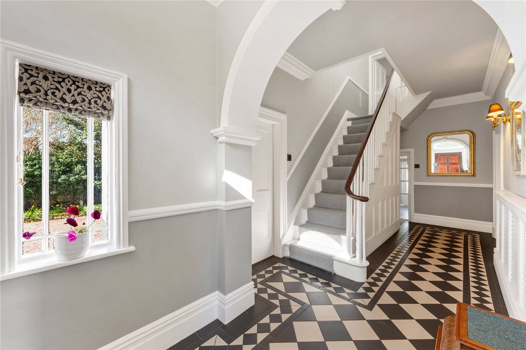 Property photo 2 of 22 Hallway