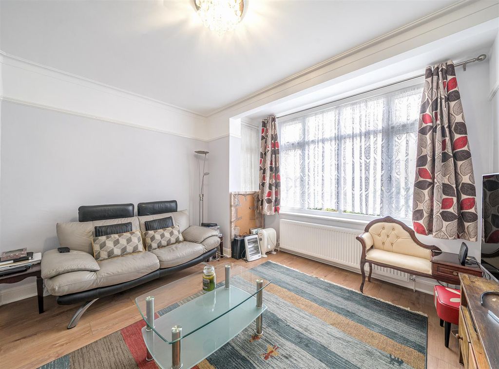 Property photo 3 of 16 19533773 (3).Jpg