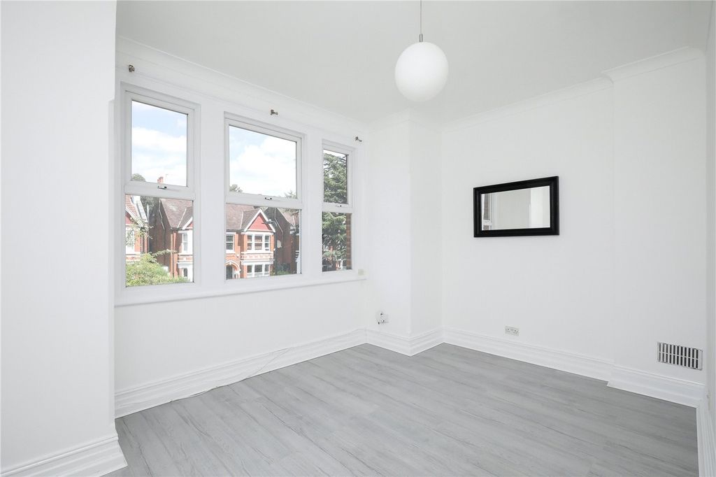 Property photo 3 of 12 Picture No. 16