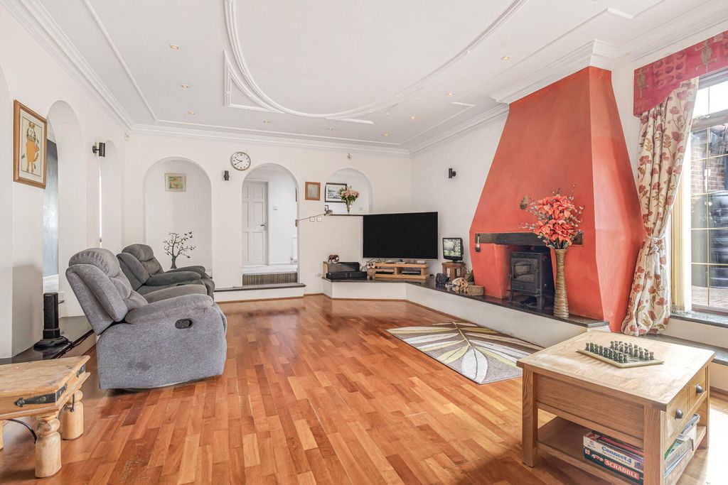 Property photo 2 of 33 9_77370-1.Jpg