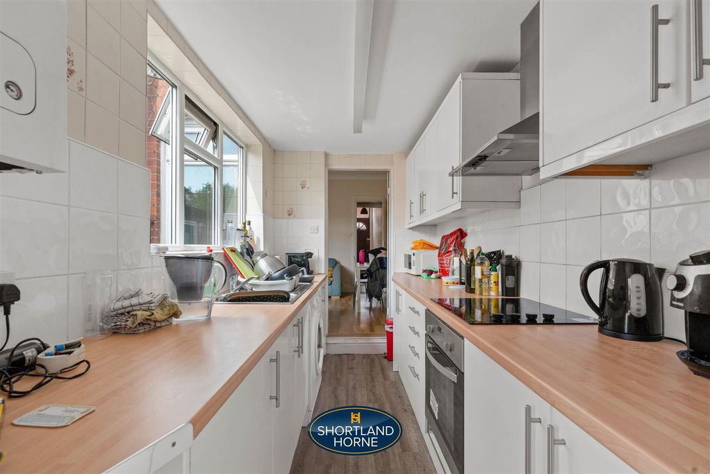 Property photo 3 of 14 Kitchen