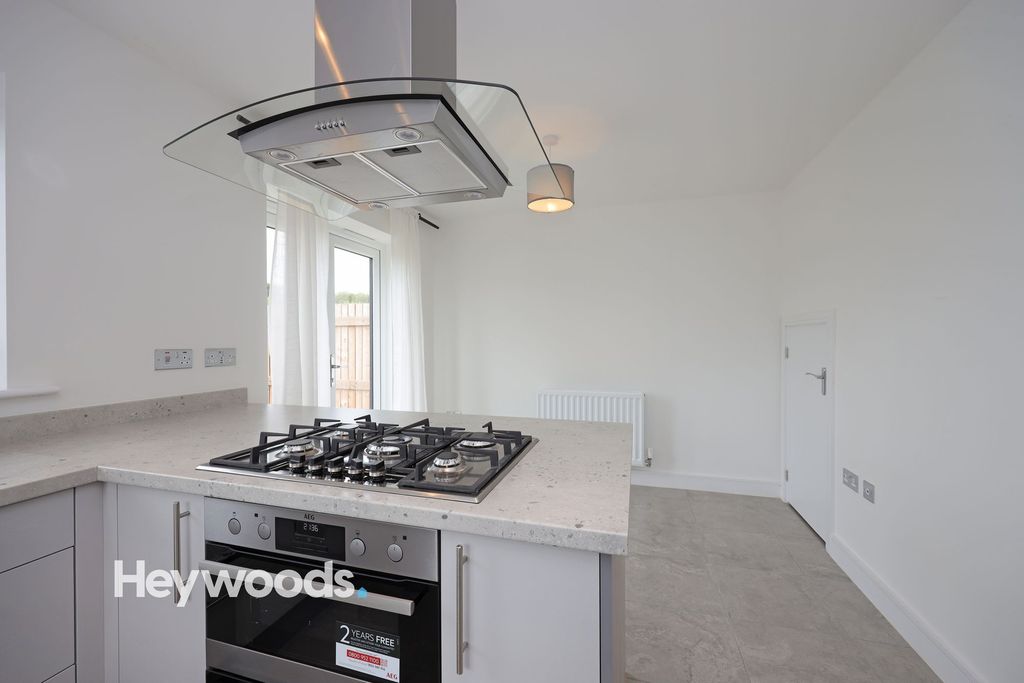 Property photo 2 of 59